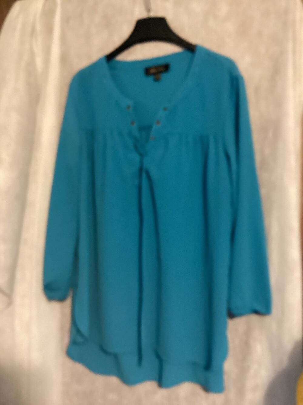 Melissa Paige Top Size Small Blue Lightweight Stretch Material 3/4 Sleeve